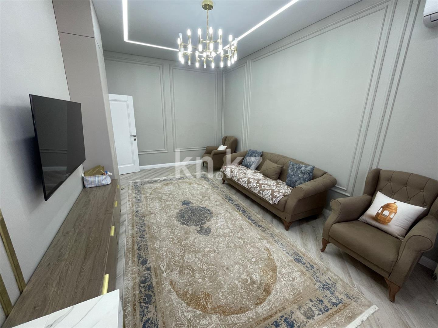 Продажа 3-комнатной квартиры, 90 м², ул. Муканова в Караганде