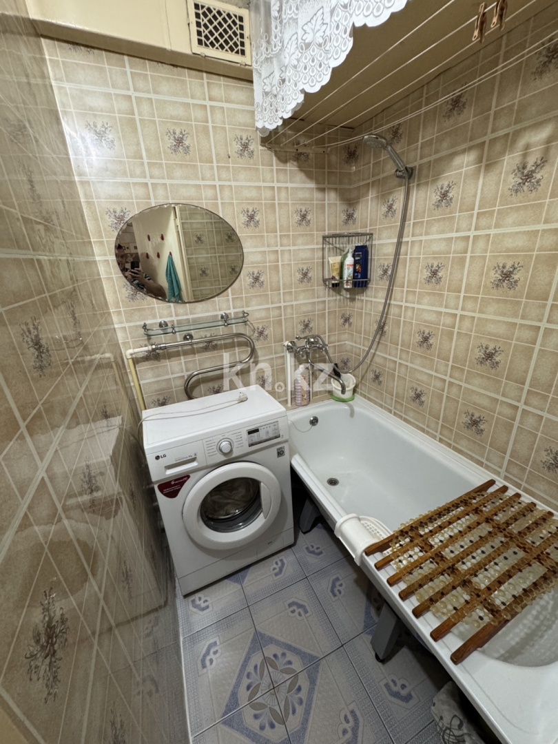 Продажа 2-комнатной квартиры, 44 м², 19 мкр., дом  73 в Караганде - фото 8