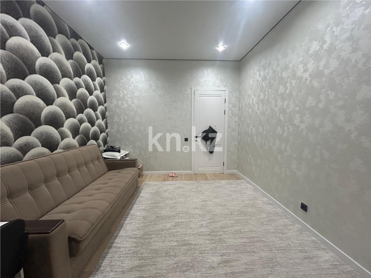 Продажа 4-комнатной квартиры, 110.2 м² в Астане - фото 4