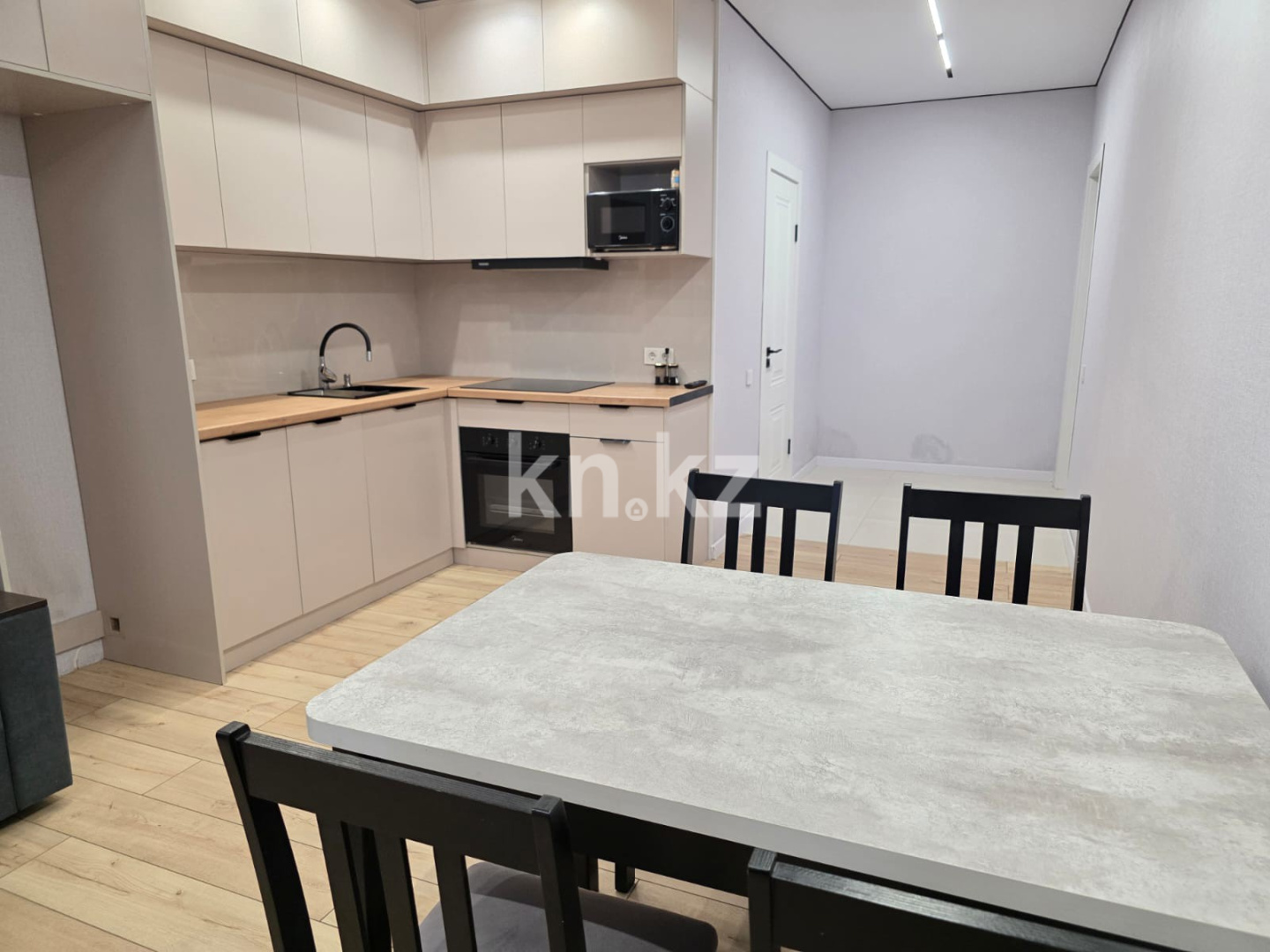 Продажа 1-комнатной квартиры, 55.6 м² в Алматы - фото 3