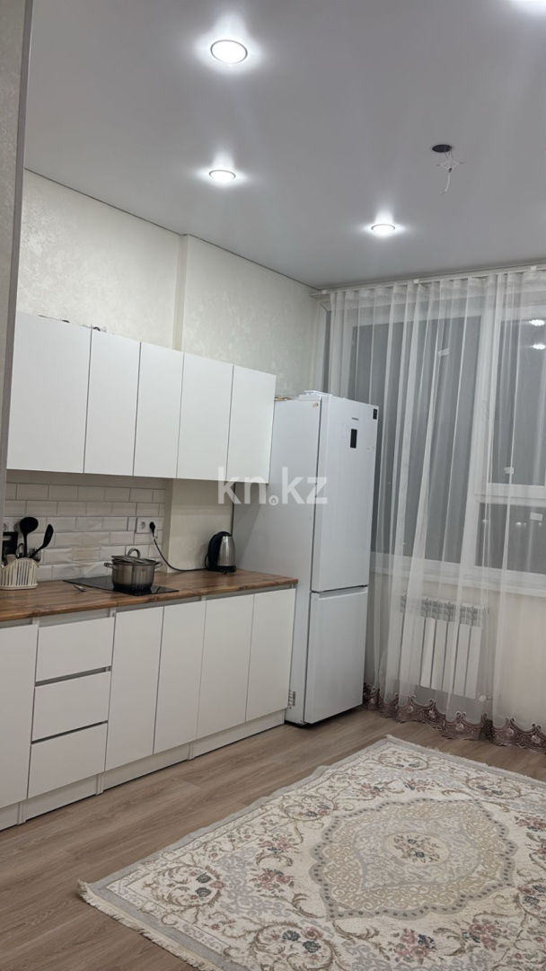 Аренда 1-комнатной квартиры, 38 м², ул. Айнакол, дом  66 - пр. Кошкарбаева в Астане