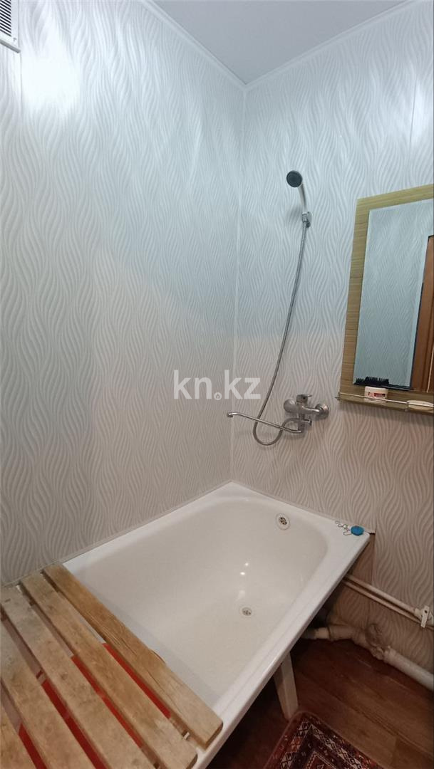 Продажа 1-комнатной квартиры, 33 м², 15 мкр., дом  30 в Караганде - фото 7