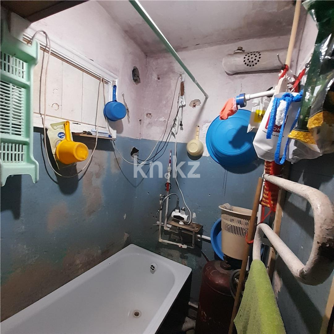 Продажа 4-комнатной квартиры, 60 м², мкр-н 21, дом  29 в Караганде - фото 10