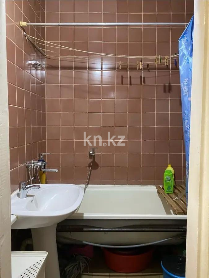 Продажа 1-комнатной квартиры, 52 м², пр. Бухар-жырау, дом  36 в Караганде - фото 4