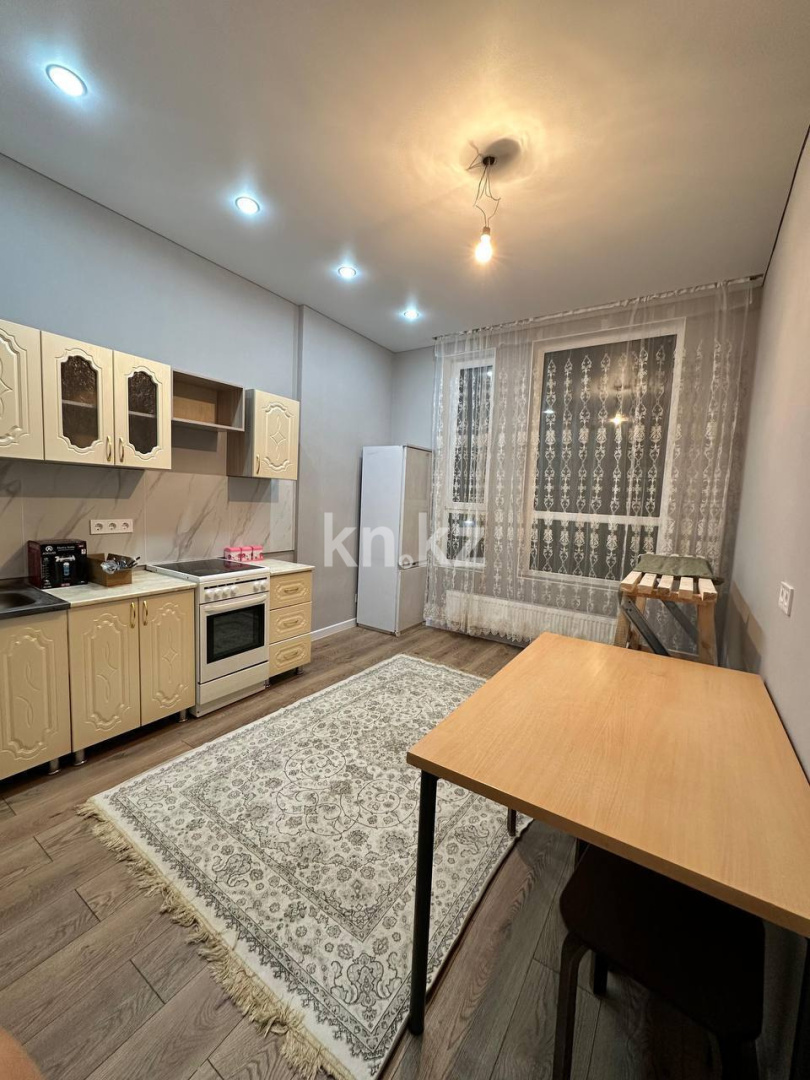 Аренда 1-комнатной квартиры, 38 м² в Астане