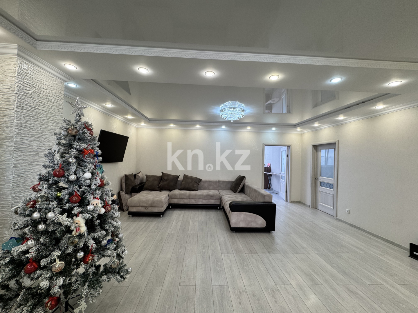 Продажа 3-комнатной квартиры, 110.5 м² в Караганде - фото 3