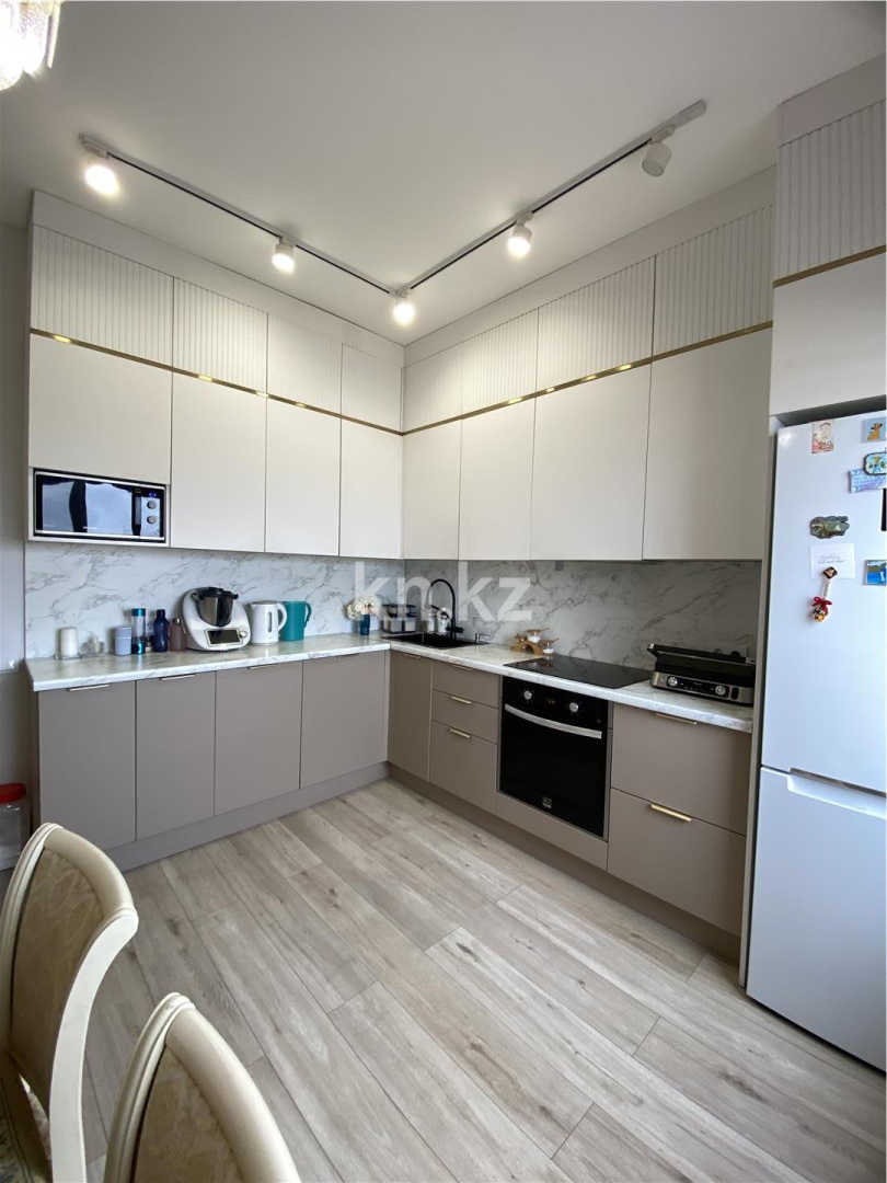 Продажа 2-комнатной квартиры, 72.1 м², ул. Токпанова в Астане - фото 6