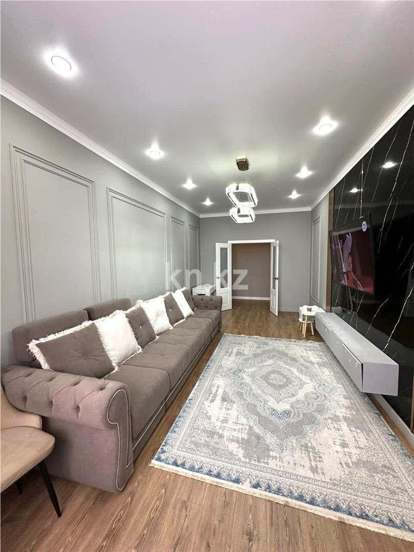 Продажа 3-комнатной квартиры, 97 м², ул. Муканова в Караганде - фото 2