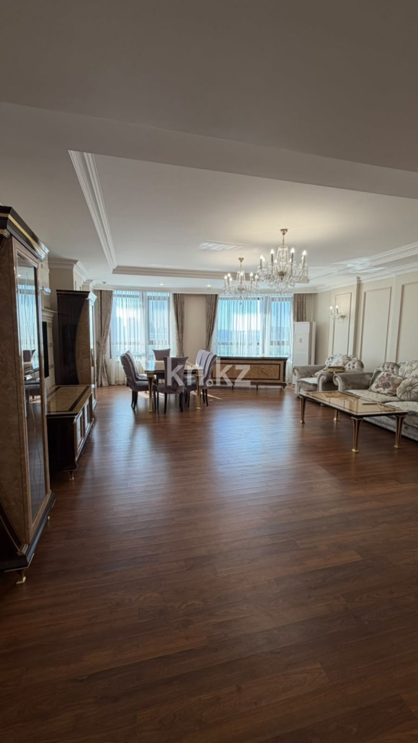 Аренда 4-комнатной квартиры, 225 м² в Астане