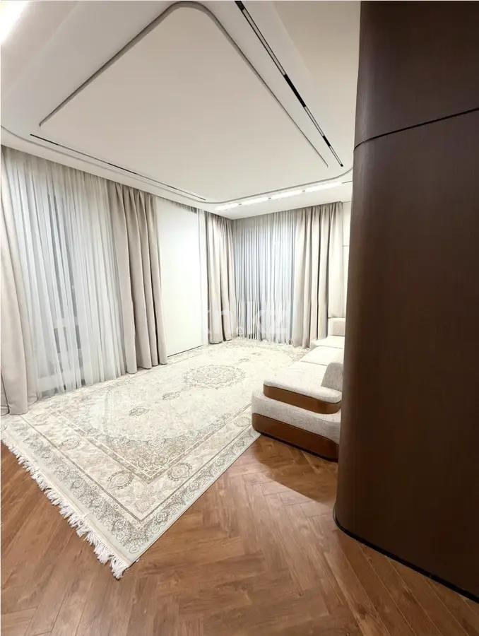 Продажа 4-комнатной квартиры, 142 м² в Алматы
