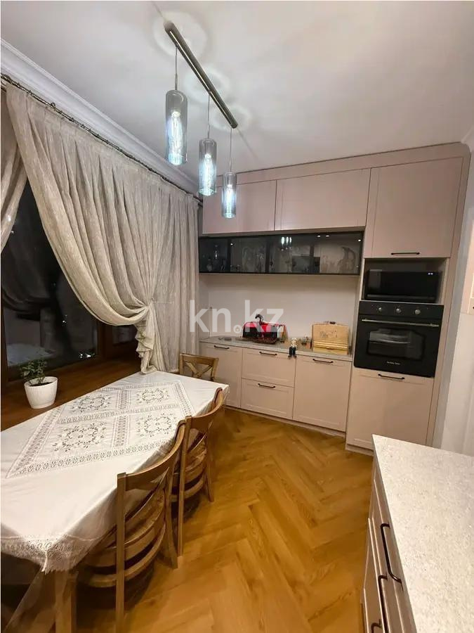 Продажа 3-комнатной квартиры, 90 м², ул. Толе би, дом  165 в Алматы - фото 2