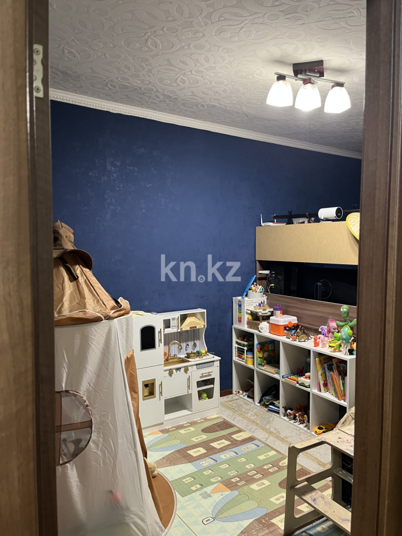 Продажа 3-комнатной квартиры, 52.6 м², мкр-н 21, дом  1 в Караганде