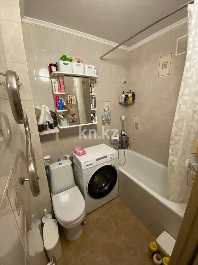 Продажа 1-комнатной квартиры, 30.6 м², 8 мкр., дом  72А в Алматы - фото 3