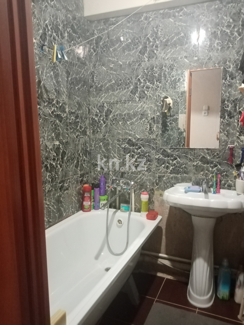 Продажа 2-комнатной квартиры, 43 м², ул. Гапеева, дом  15 в Караганде - фото 8