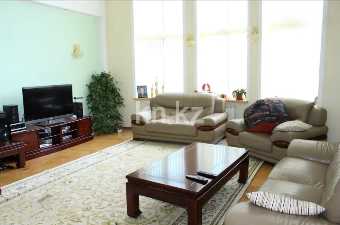 Продажа 7-комнатного дома, 379 м², мкр-н Самал-3 в Уральске - фото 17