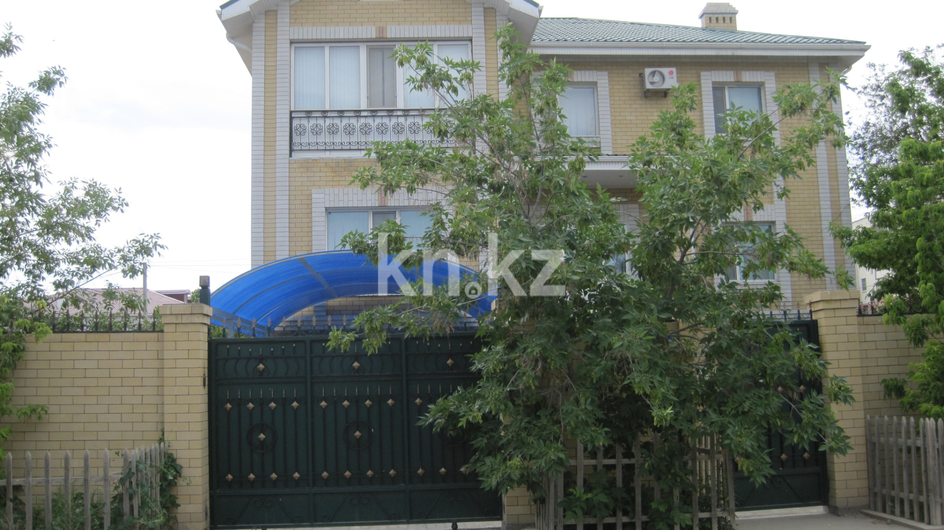 Продажа 8-комнатного дома, 484 м², ул. Сейфуллина, дом  35 в Атырау