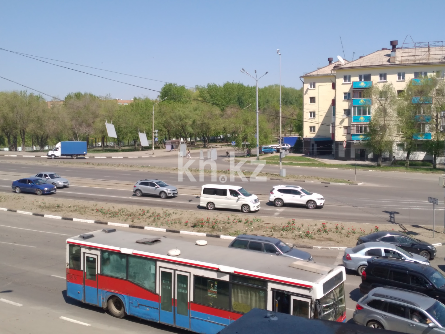 Аренда 2-комнатной квартиры посуточно, 50 м², пр. Ауэзова, дом  49 в Усть-Каменогорске - фото 11