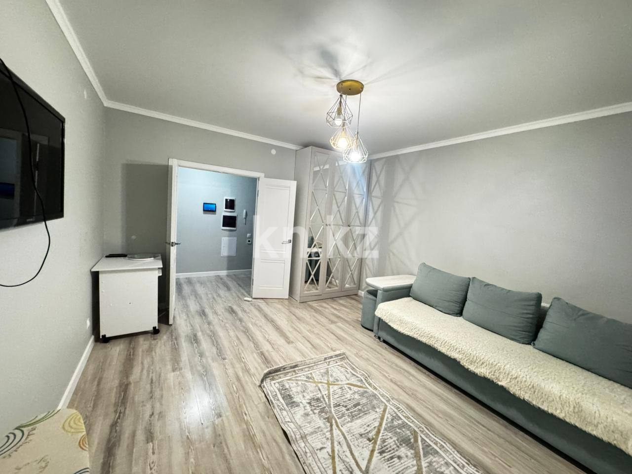 Аренда 1-комнатной квартиры, 40 м² в Астане