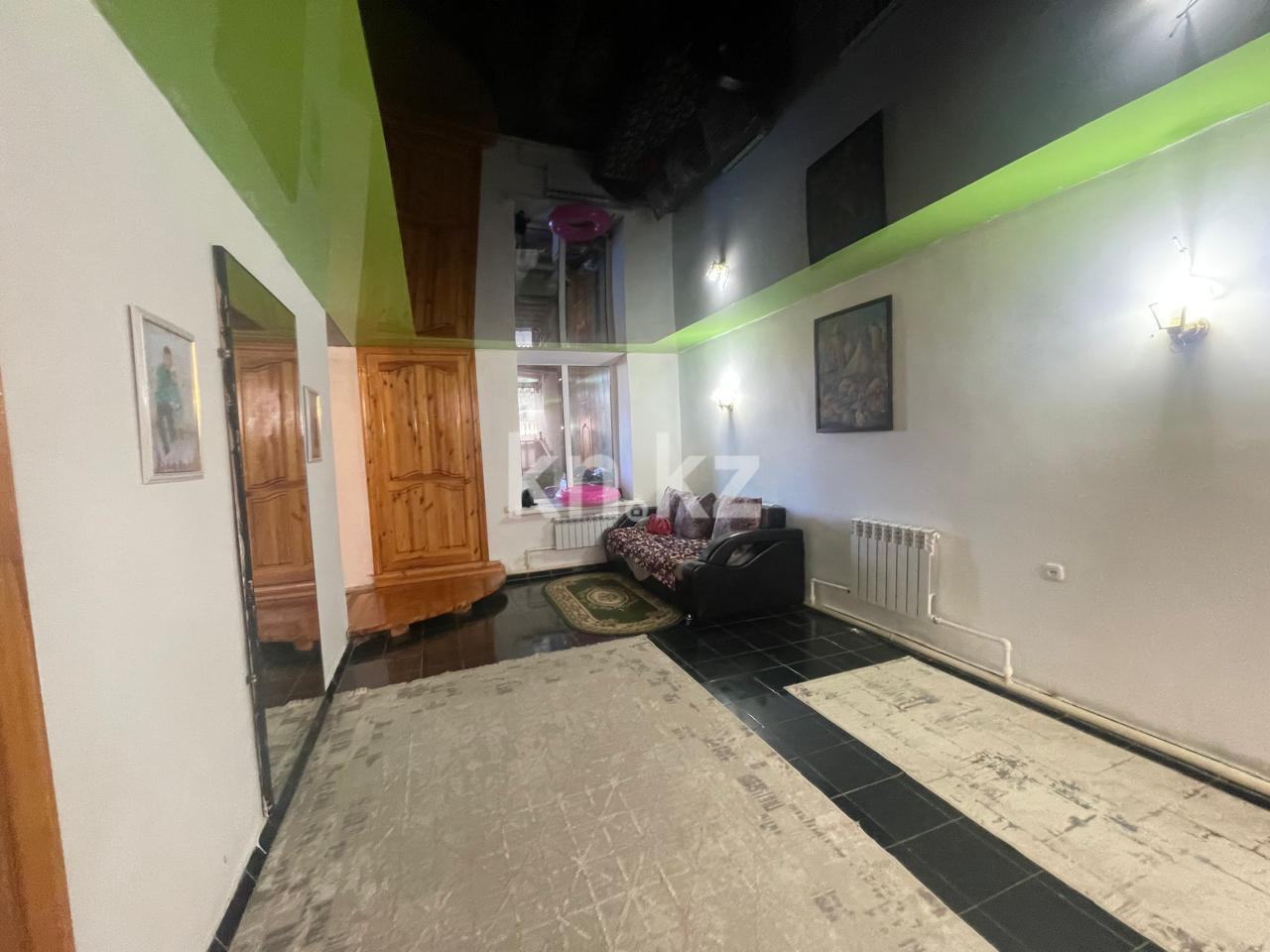 Продажа 5-комнатного дома, 271 м², ул. Жакана Смакова в Караганде - фото 16