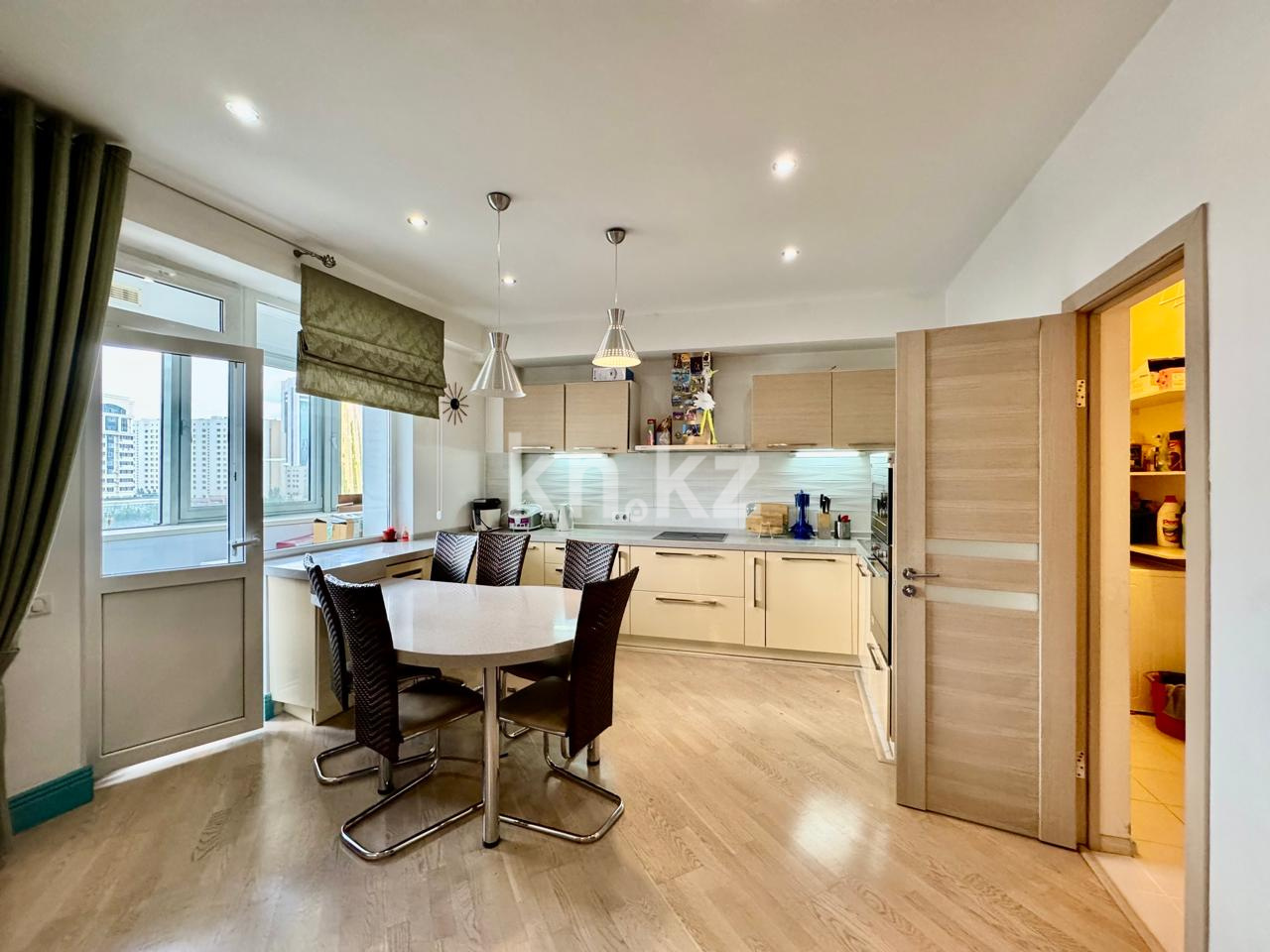 Продажа 3-комнатной квартиры, 190 м², ул. Достык, дом  13 - ул. Кенесары в Астане - фото 24