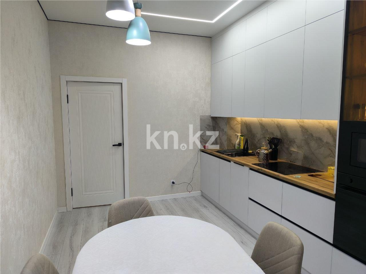 Продажа 3-комнатной квартиры, 89 м², ул. Букетова, дом  3/4 в Караганде - фото 10