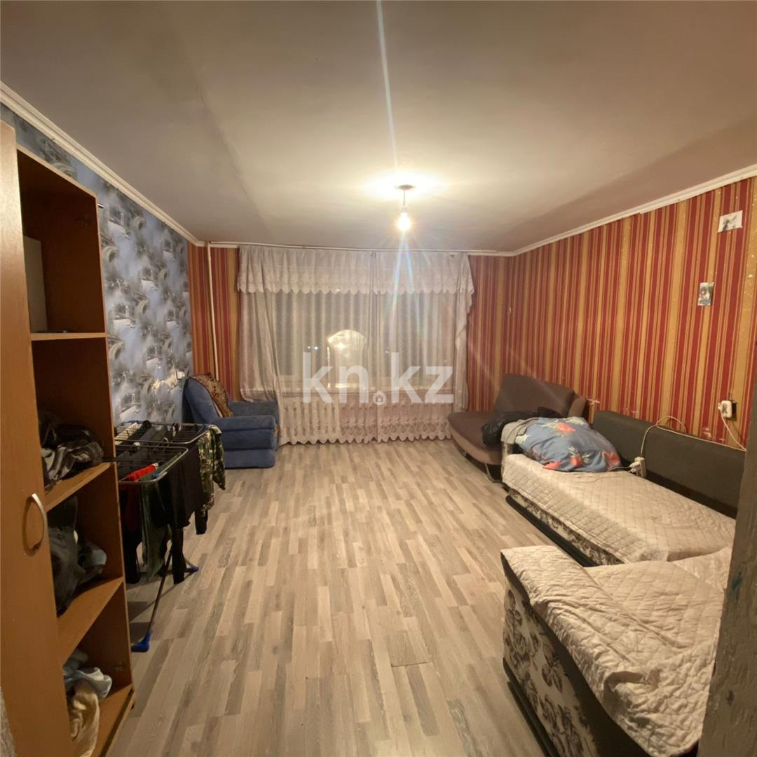 Продажа 3-комнатной квартиры, 63 м², мкр. Восток-2 в Караганде