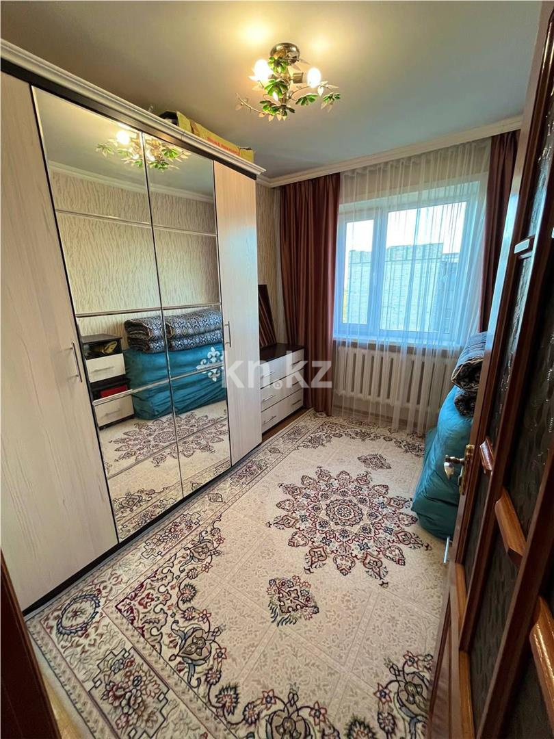 Продажа 3-комнатной квартиры, 49 м², 18-й мкр., дом  10 в Караганде