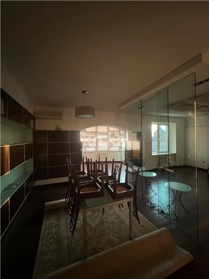 Продажа 3-комнатной квартиры, 170 м², мкр-н Самал-3, дом  22 в Алматы - фото 3