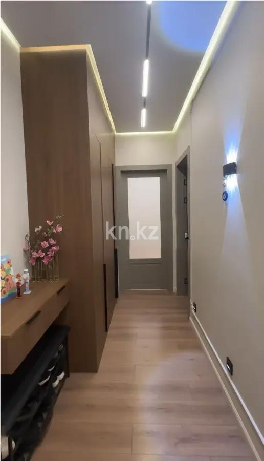 Продажа 2-комнатной квартиры, 64 м², ул. Омарова, дом  12в в Астане - фото 4