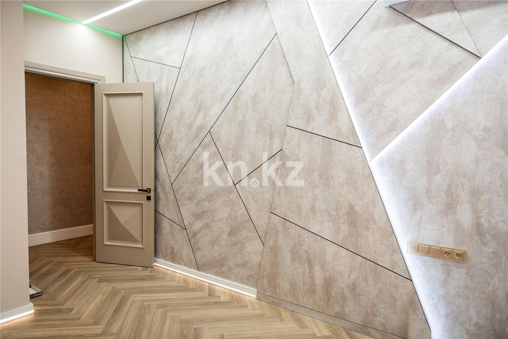 Продажа 6-комнатной квартиры, 345 м², ул. Муканова, дом  53 в Караганде - фото 27