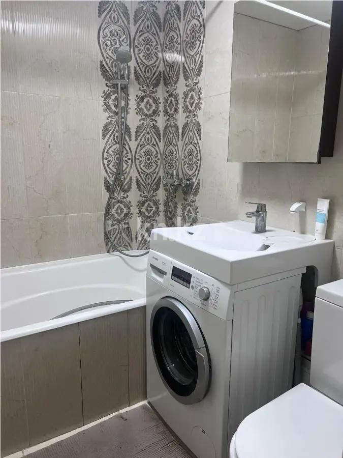 Продажа 3-комнатной квартиры, 62 м², ул. Панфилова, дом  114 в Алматы - фото 4