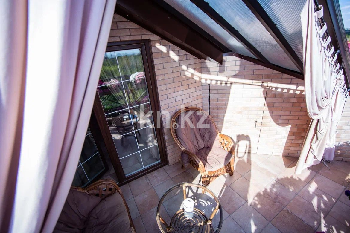 Продажа 5-комнатной квартиры, 154 м², ул. Аманжолова, дом  94/3 в Караганде - фото 22