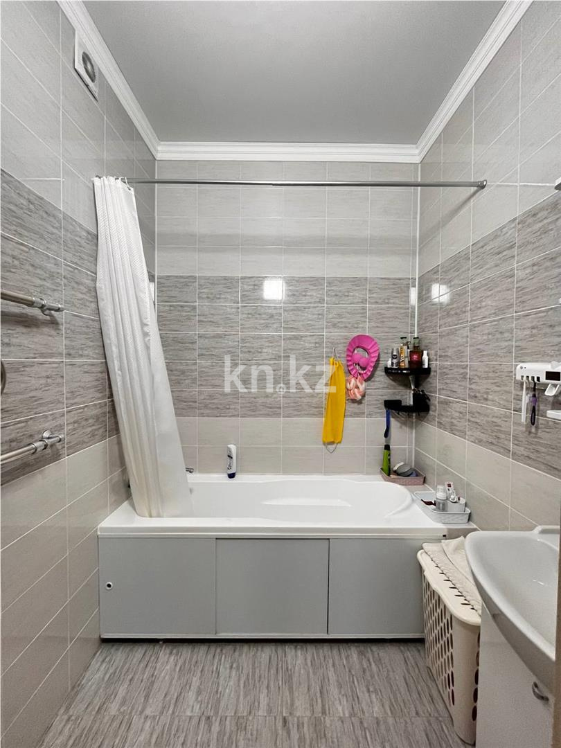 Продажа 3-комнатной квартиры, 68 м², ул. Дюсембекова в Караганде - фото 24