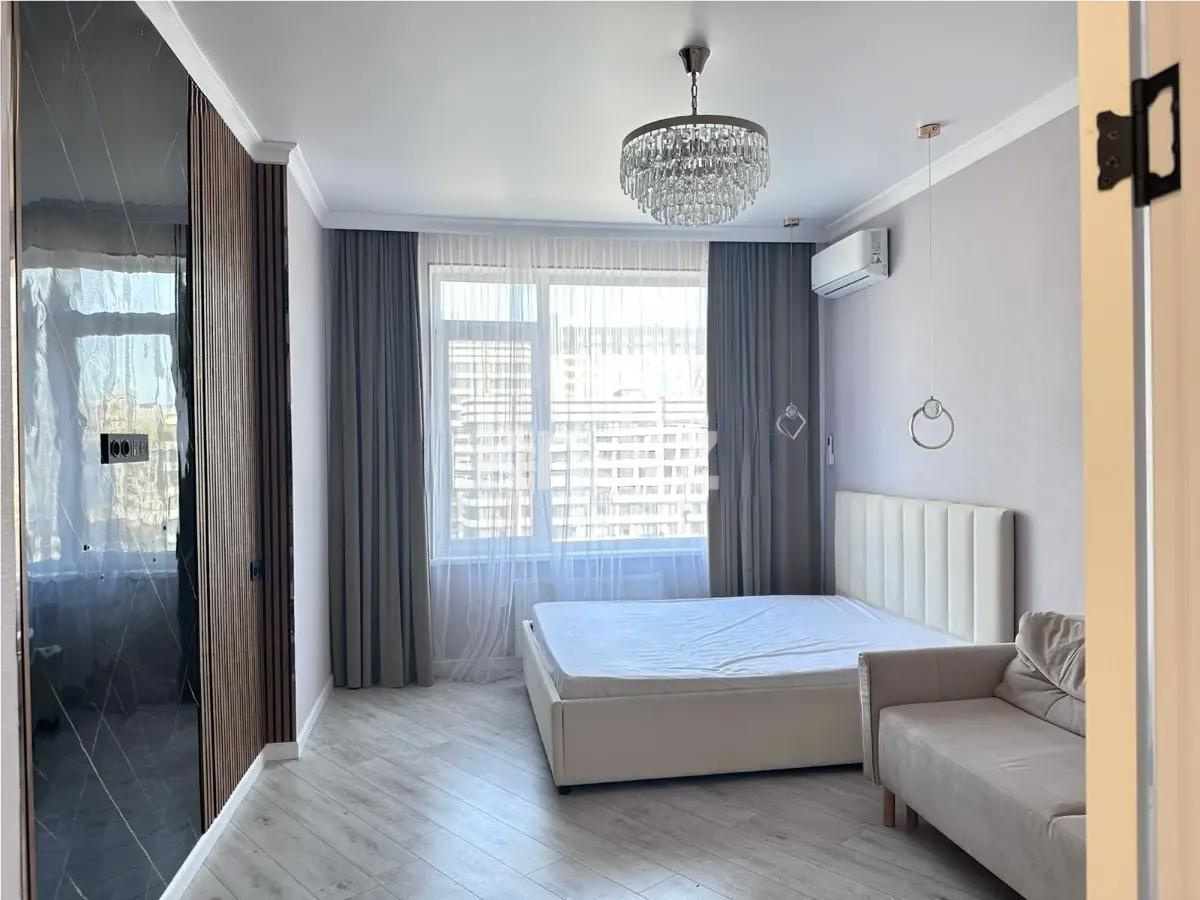 Продажа 1-комнатной квартиры, 41.7 м², пр. Туран, дом  57/3 в Астане