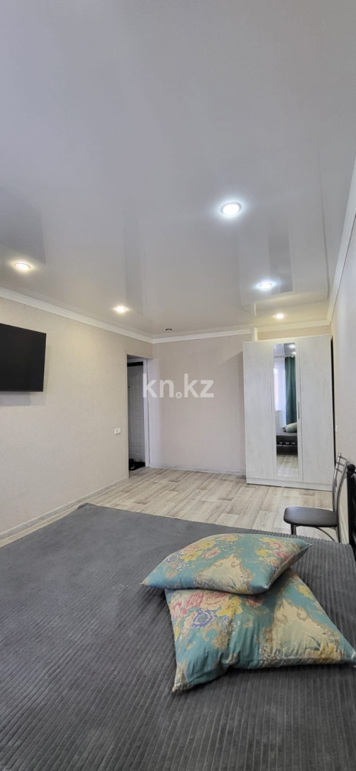 Аренда 1-комнатной квартиры посуточно, 36 м², ул. Университетская, дом  17 в Караганде - фото 2