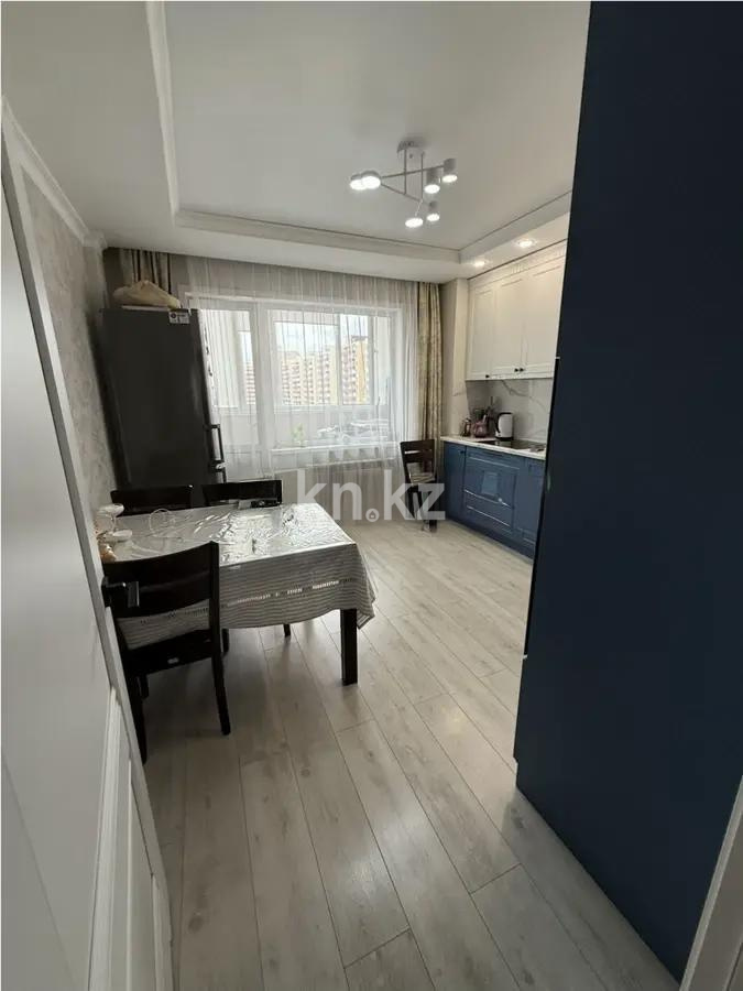 Продажа 3-комнатной квартиры, 90 м², пр. Шахтеров, дом  60 в Караганде - фото 3