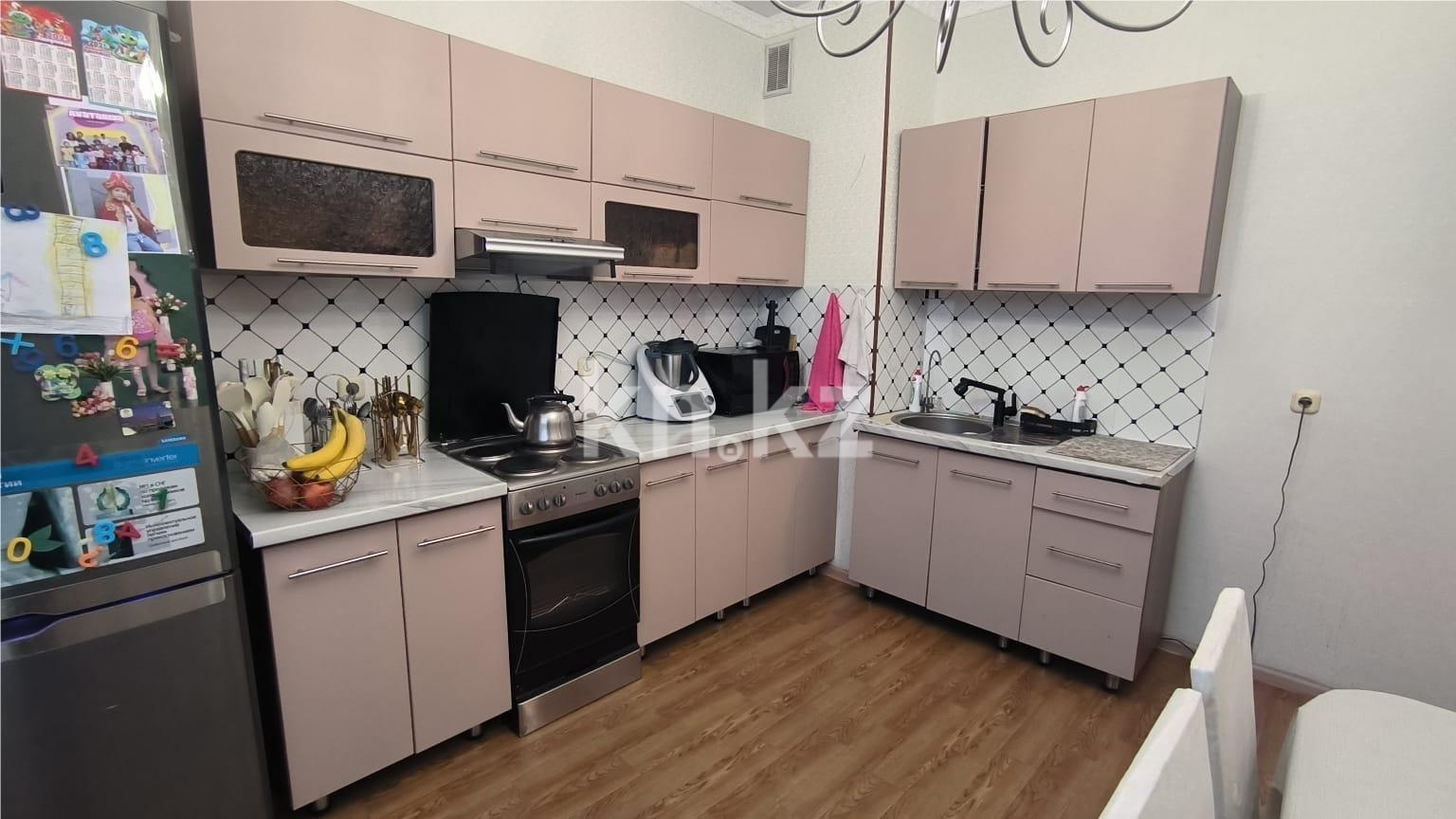 Продажа 3-комнатной квартиры, 81 м², ул. Сарыарка в Караганде - фото 11