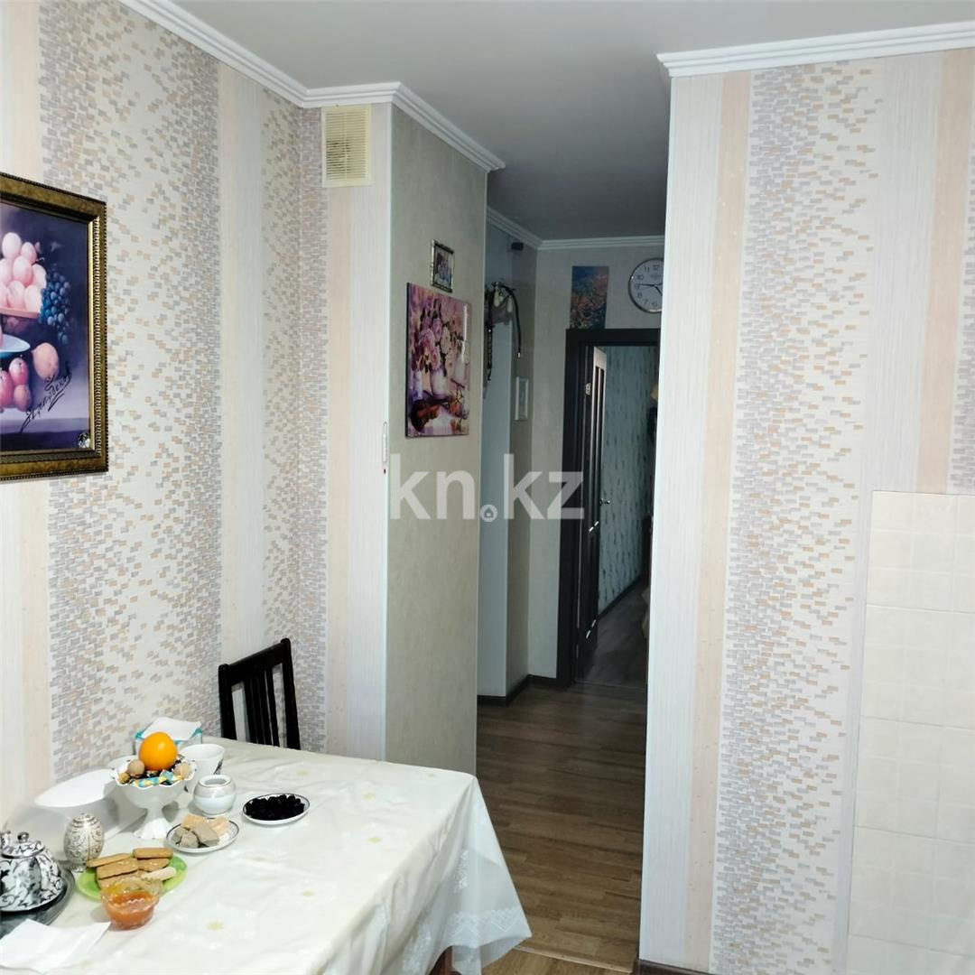 Продажа 3-комнатной квартиры, 63 м², мкр. Восток-3 в Караганде - фото 8