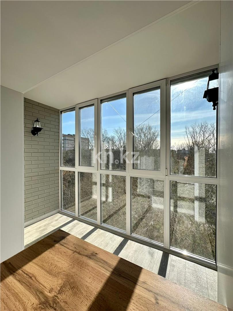 Продажа 3-комнатной квартиры, 61 м², ул. Аманжолова в Караганде - фото 5