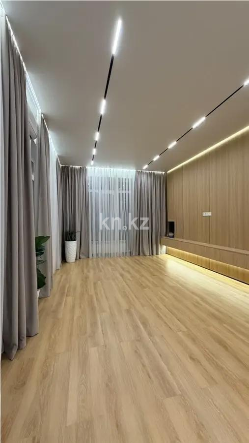 Продажа 4-комнатной квартиры, 121 м², ул. Жандосова, дом  108/1 в Алматы