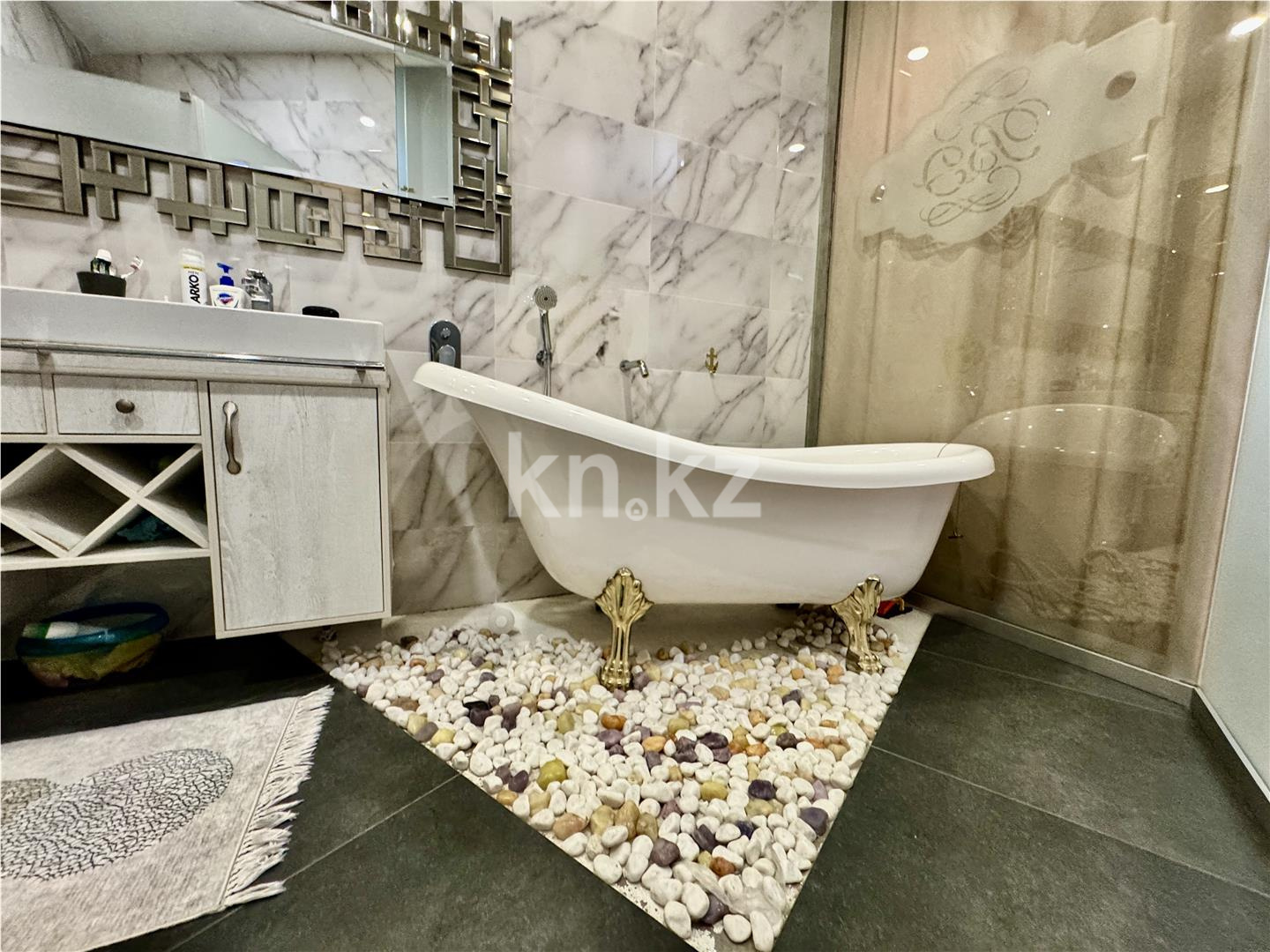 Продажа 3-комнатной квартиры, 160 м², ул. Аманжолова, дом  41 в Караганде - фото 26