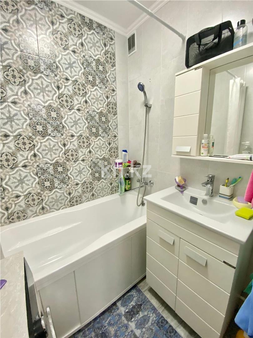 Продажа 3-комнатной квартиры, 64 м², мкр. Голубые Пруды в Караганде - фото 16