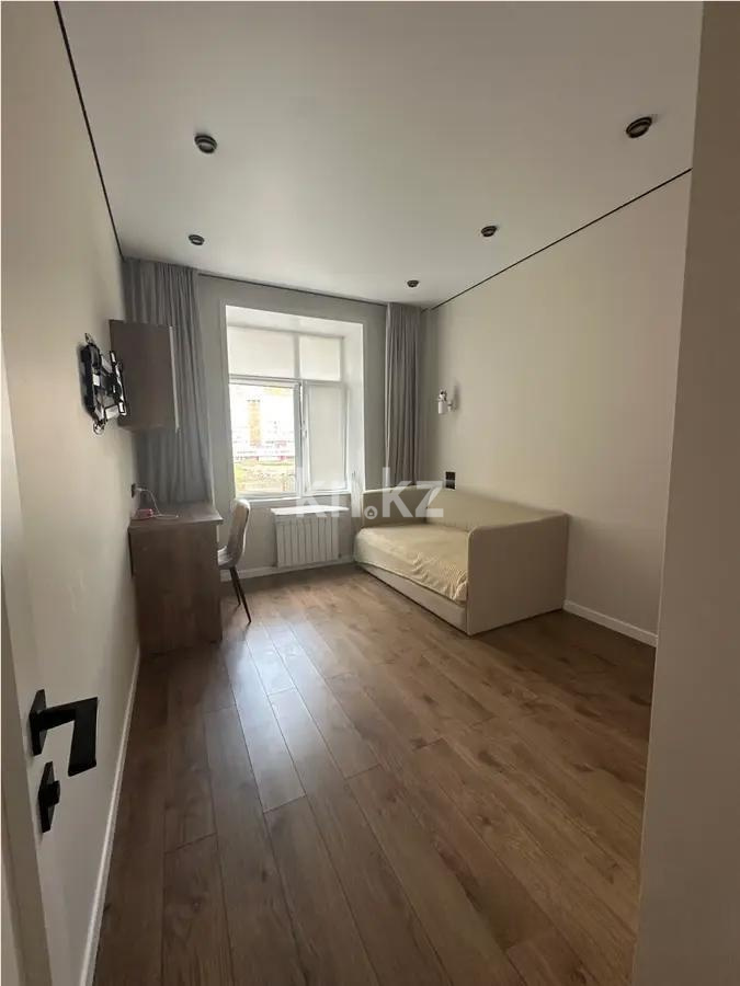 Продажа 4-комнатной квартиры, 120 м², ул. Букетова, дом  3/4 в Караганде - фото 3