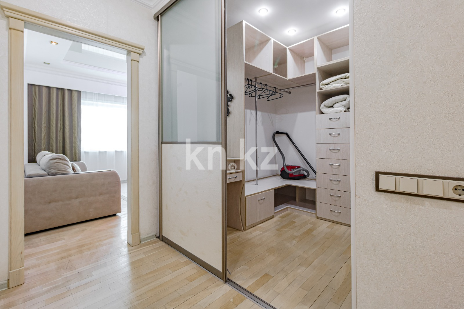 Аренда 4-комнатной квартиры посуточно, 156 м², ул. Достык, дом  5 в Астане - фото 13