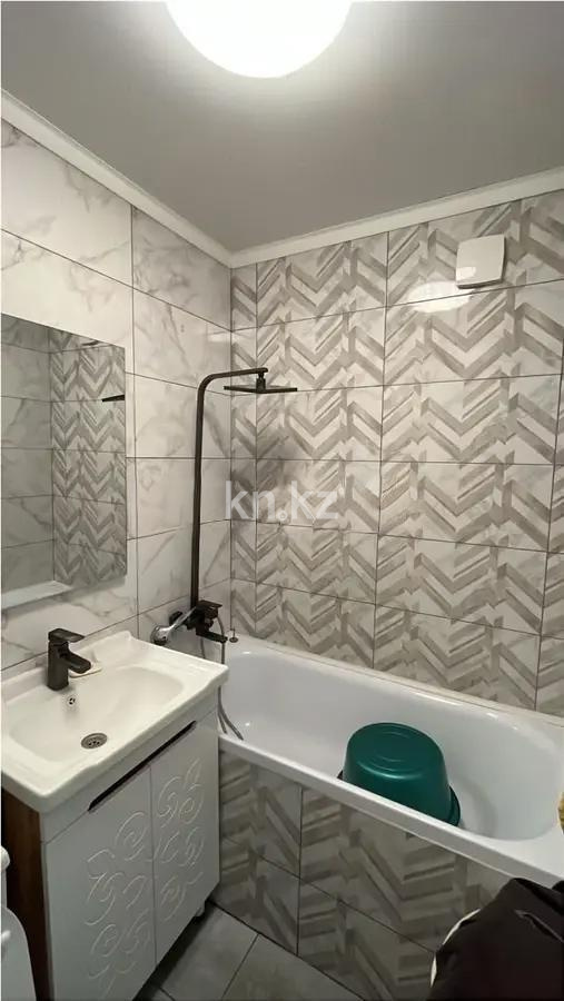 Продажа 3-комнатной квартиры, 58 м², 3 мкр., дом  23 в Алматы - фото 5