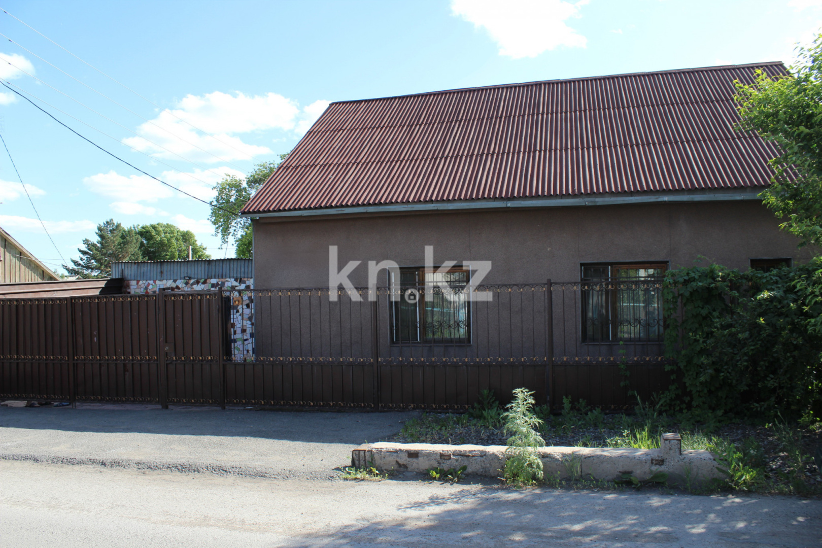 Продажа 4-комнатного дома, 90.4 м², ул. Анжерская в Караганде