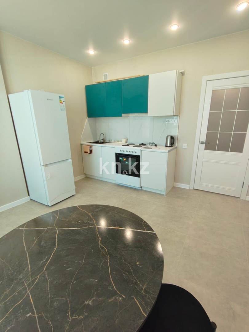 Аренда 1-комнатной квартиры, 41 м² в Астане