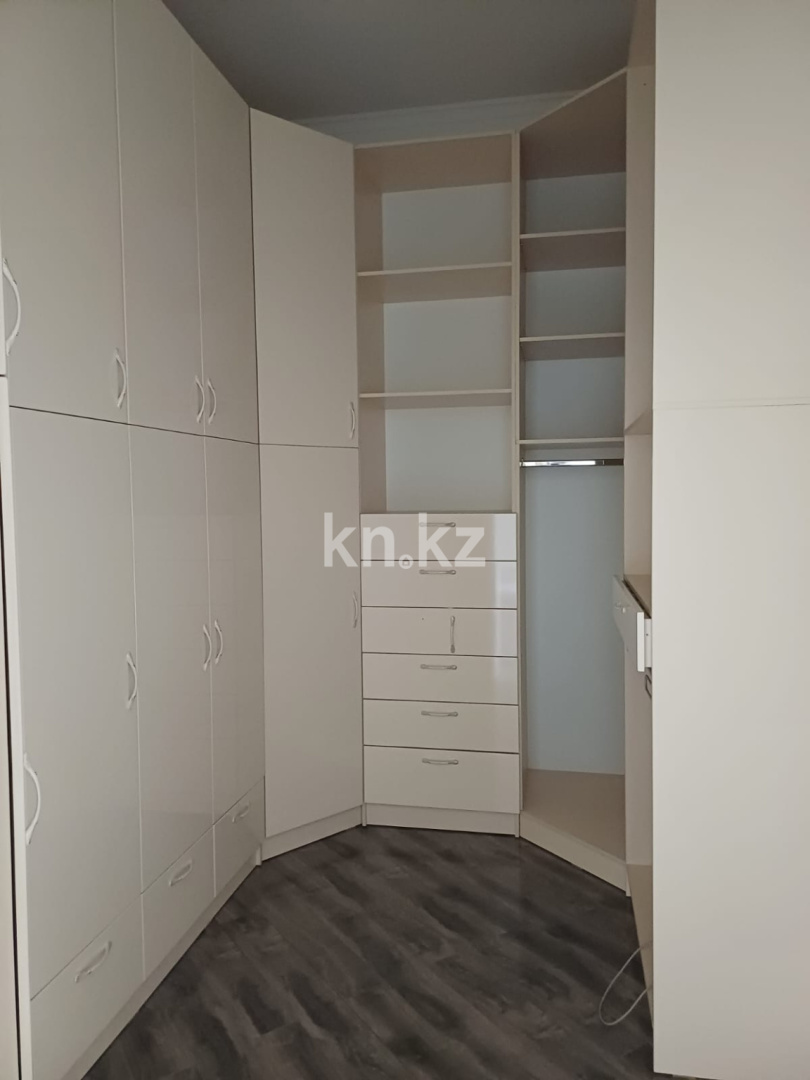 Продажа 5-комнатной квартиры, 270 м², ул. Бокейхана, дом  14 в Астане - фото 25