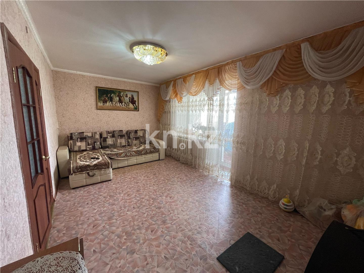 Продажа 3-комнатной квартиры, 63 м², ул. Гапеева в Караганде