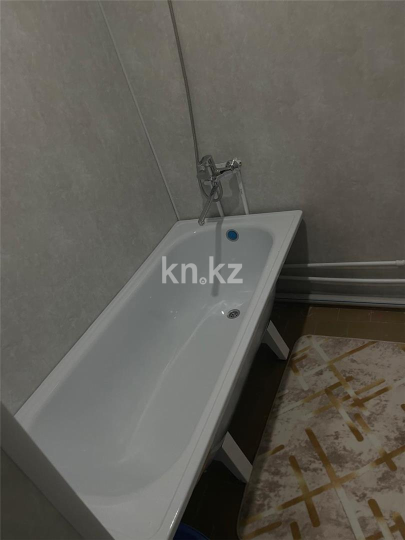 Продажа 1-комнатной квартиры, 35 м², мкр-н Восток-3 в Караганде - фото 8